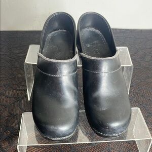 Dansko Black Leather Clogs Women’s Size 38 US 7.5